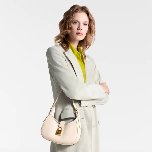 2 Low Key Shoulder Bag M24990