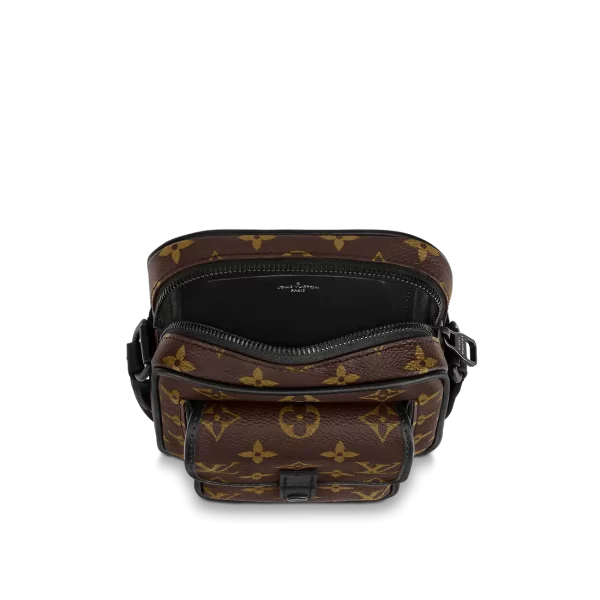 4 Christopher Wearable Wallet M69404