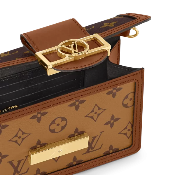 6 Dauphine Chain Wallet M68746