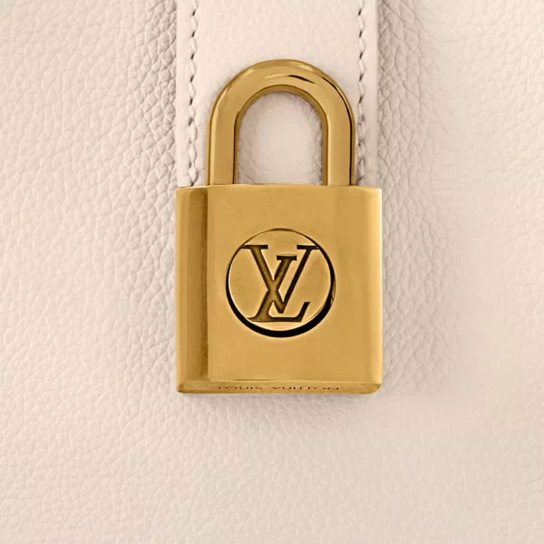 6 Low Key Shoulder Bag M24990