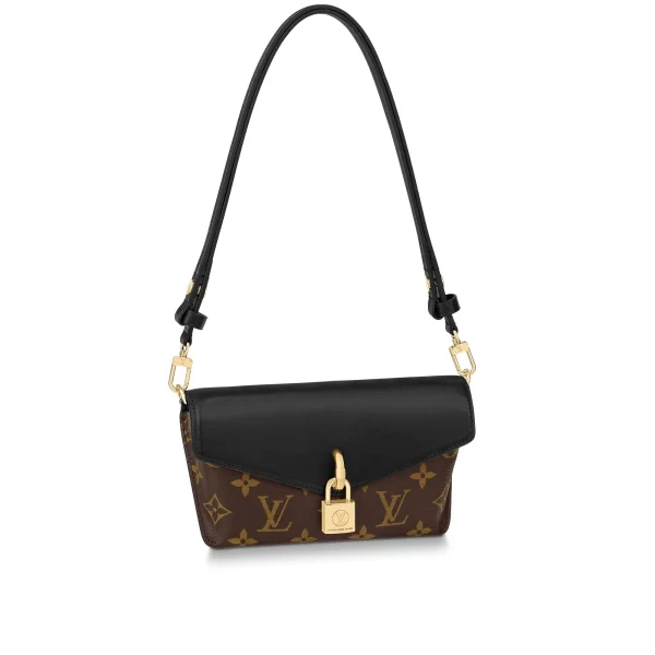 1 Padlock On Strap M80559
