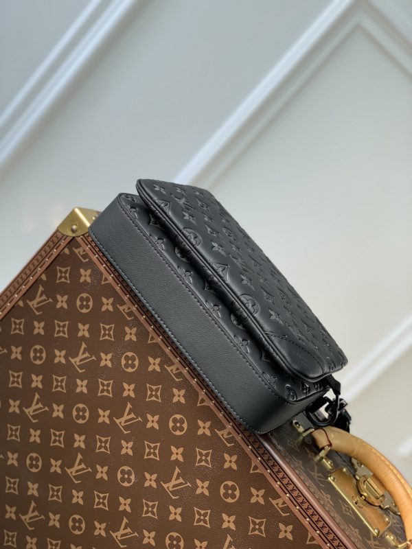1750841818089 M46602