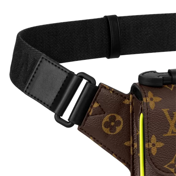 4 S Lock Slingbag M45864