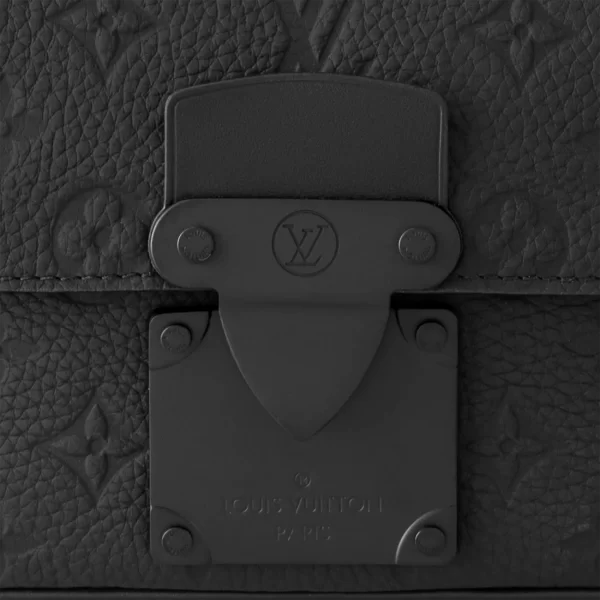 4 S Lock Slingbag M58487
